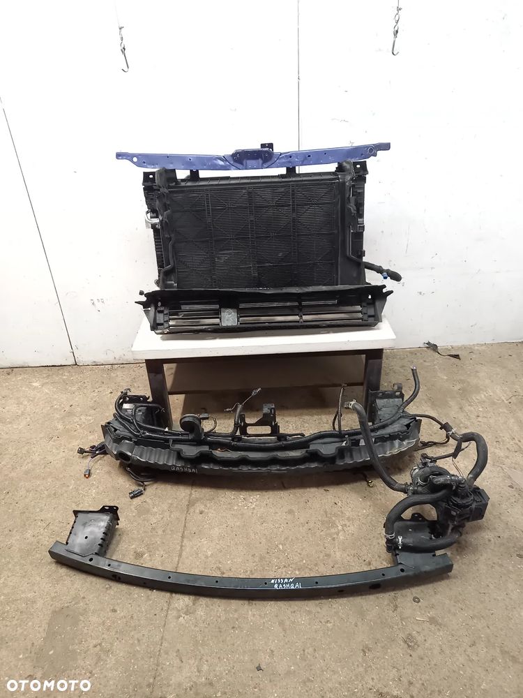 Nissan Qashqai III 3 J12 1.5 E pas wzmocnienie czolowe zaluzja wlot tunel powietrza aktywny