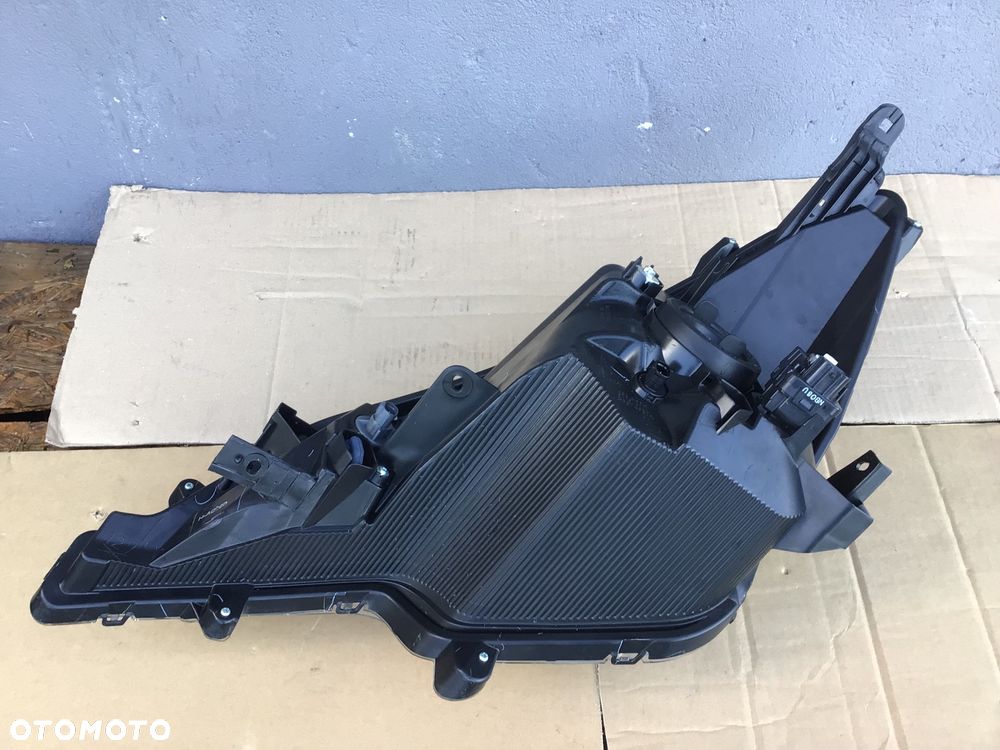 Lampa przednia prawa Mitsubishi Space Star ll 2 Lift lll 3 - 4