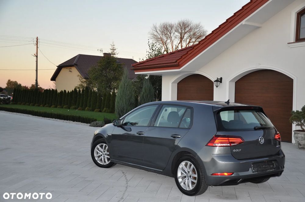 Volkswagen Golf - 4