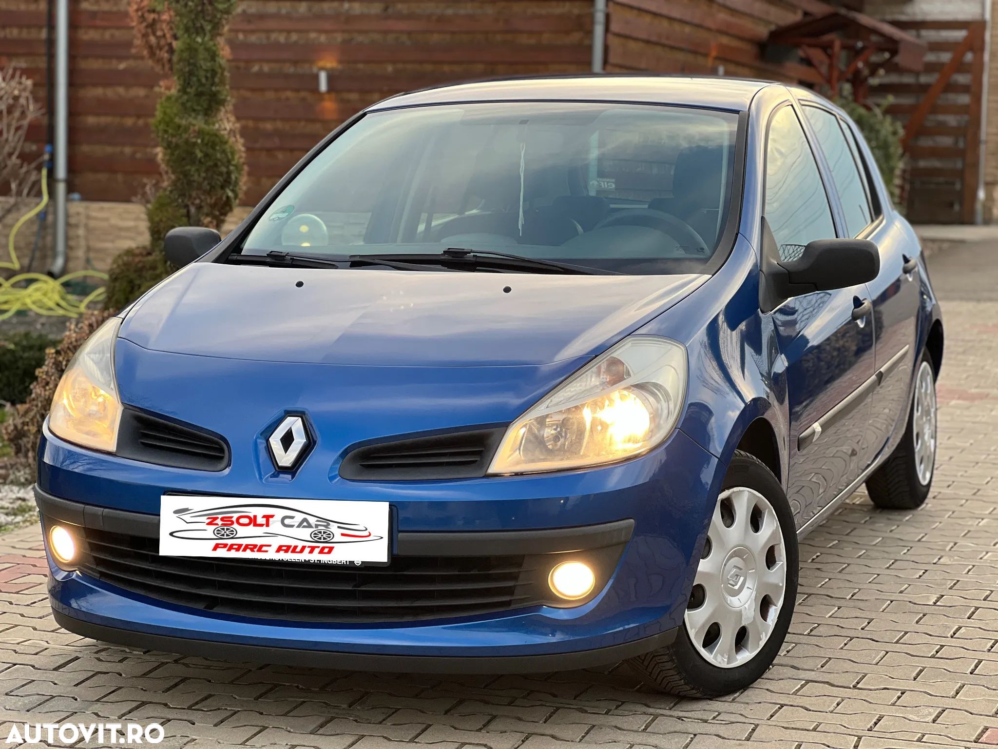 Renault Clio 1.2 16V 75 Collection - 1