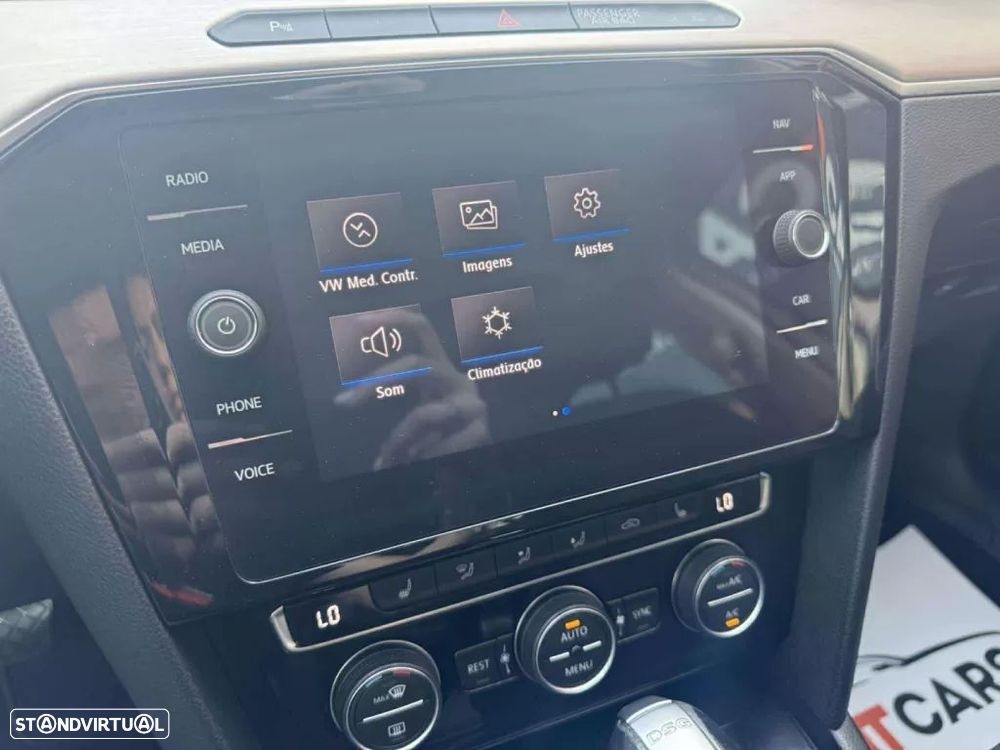 VW Passat Variant 2.0 TDI R-Line DSG - 14