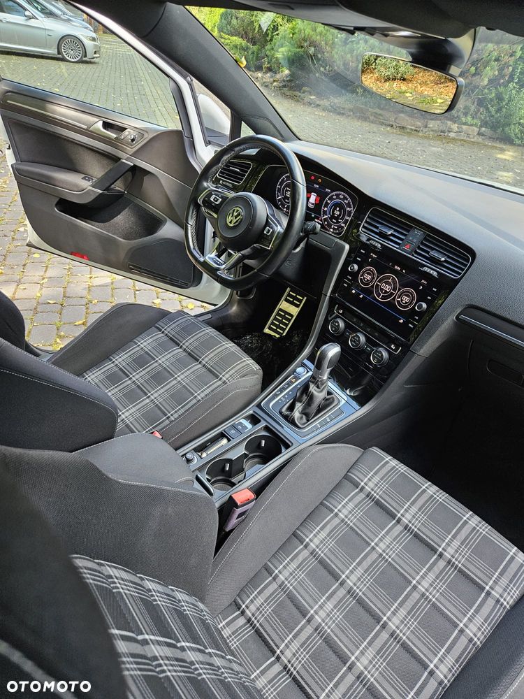 Volkswagen Golf GTD BlueMotion Technology DSG - 21