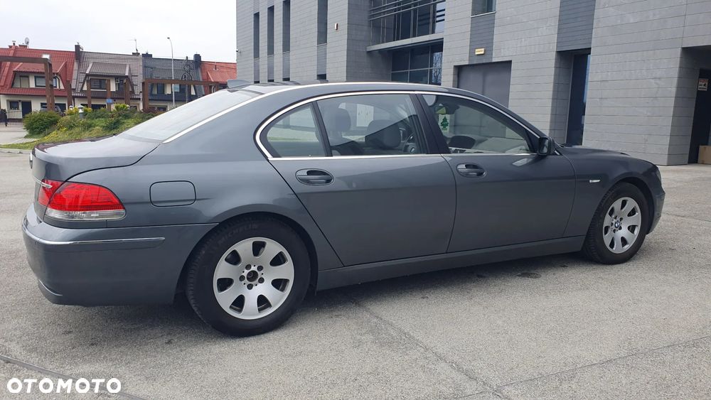 BMW Seria 7 740i - 27