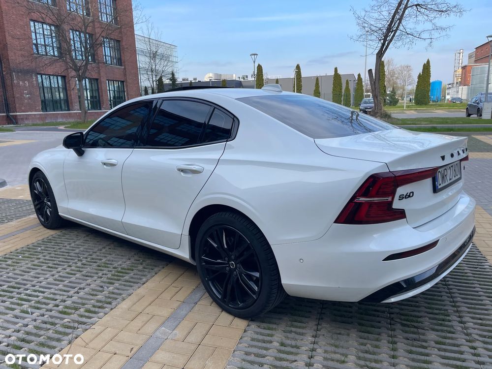 Volvo S60 B5 B R-Design - 4