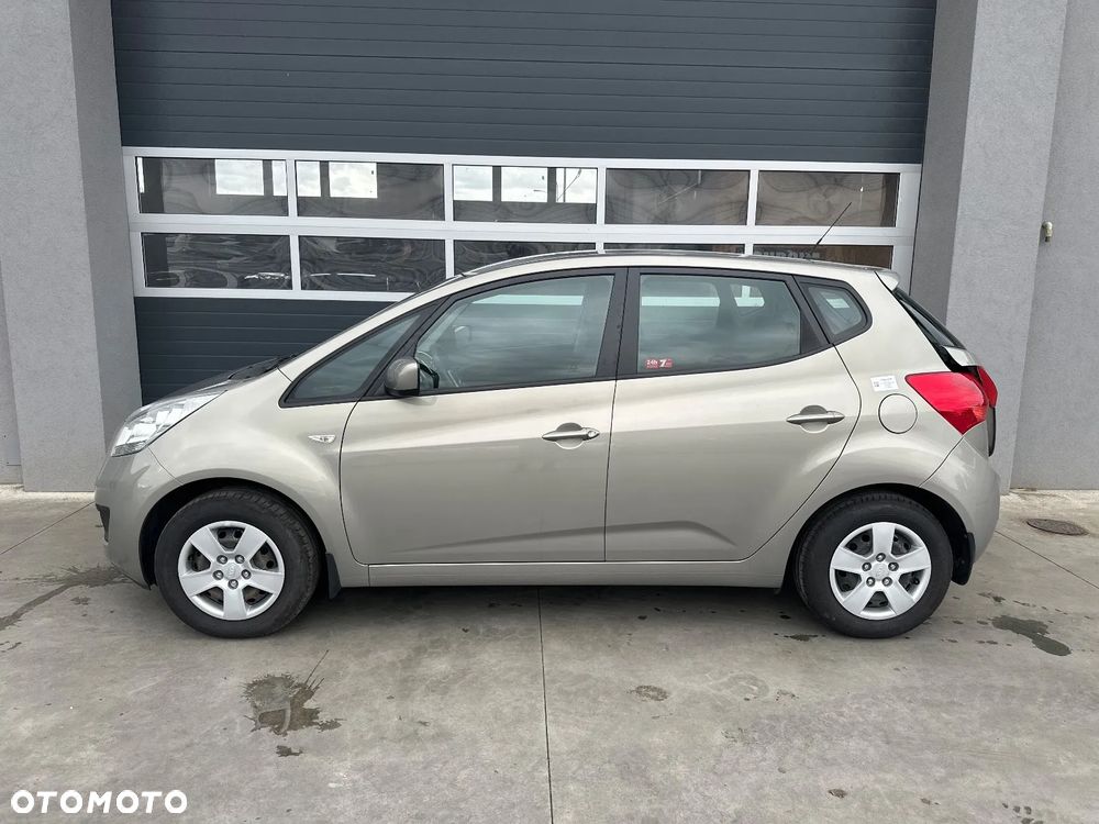 Kia Venga - 7