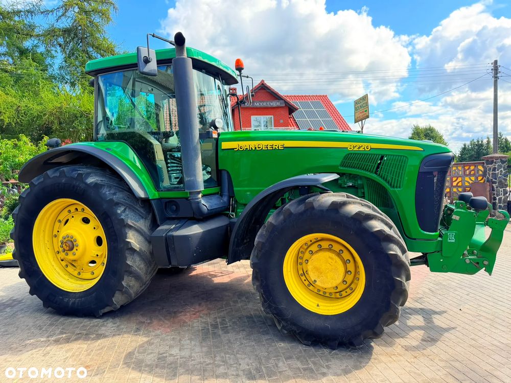 John Deere 8220 - 12