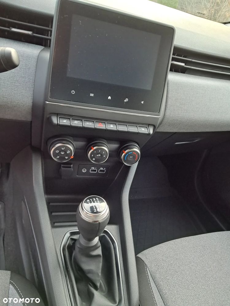 Renault Clio - 23
