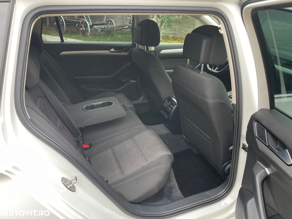 Volkswagen Passat - 19