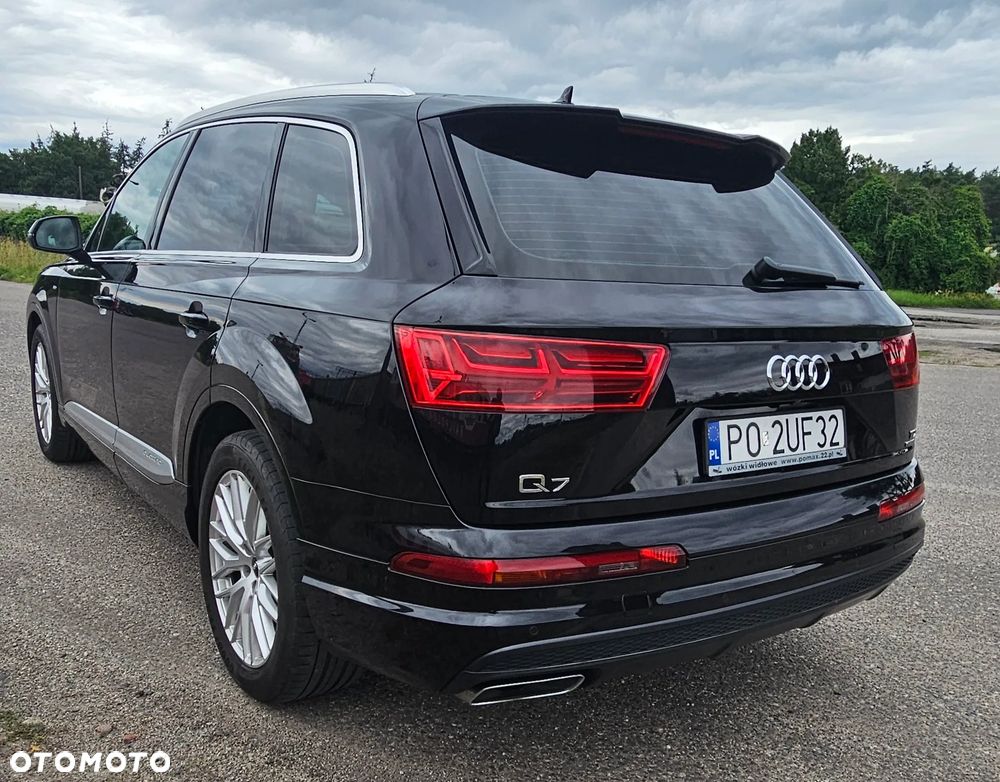 Audi Q7 - 1
