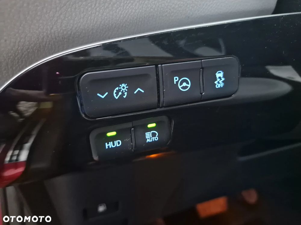 Toyota Prius Hybrid Executive - 25