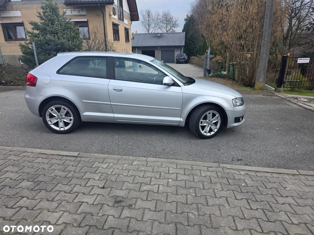 Audi A3 3-drzwiowe 1.6 Ambition - 1