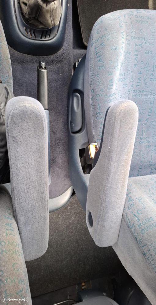 VW Sharan 1.9 TDi Confortline 7L - 13