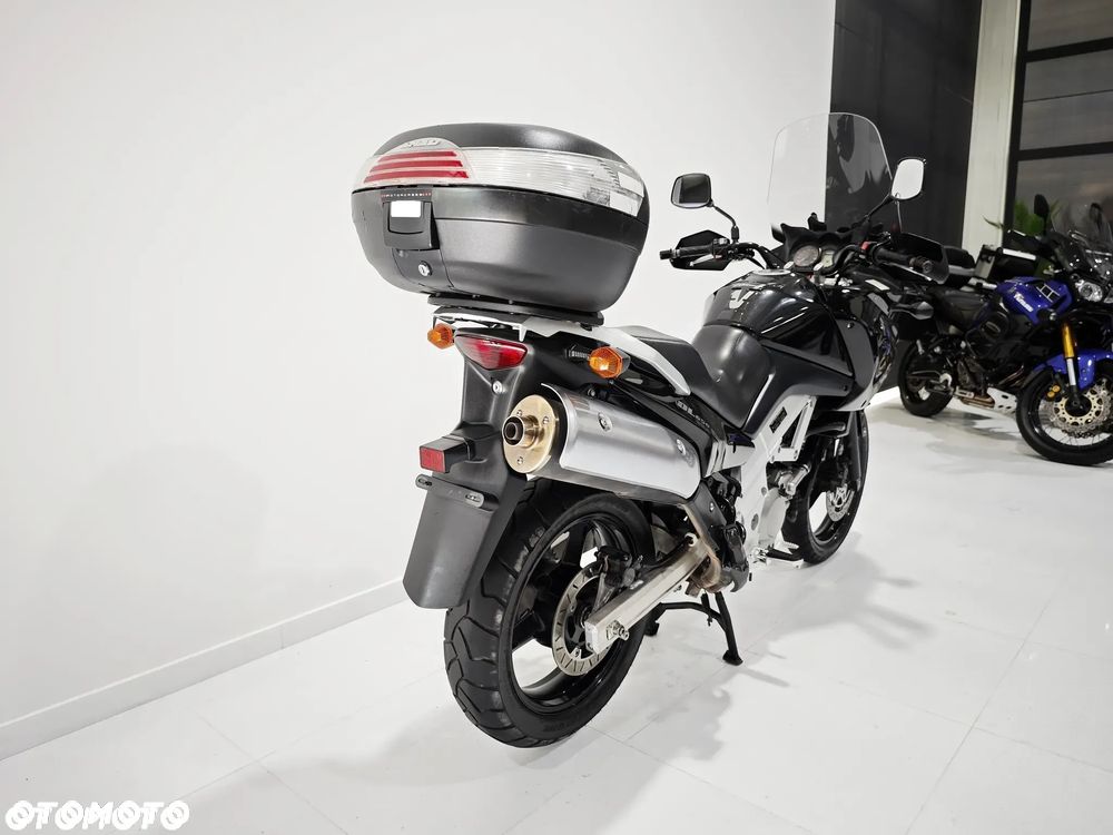 Suzuki V-STROM - 8