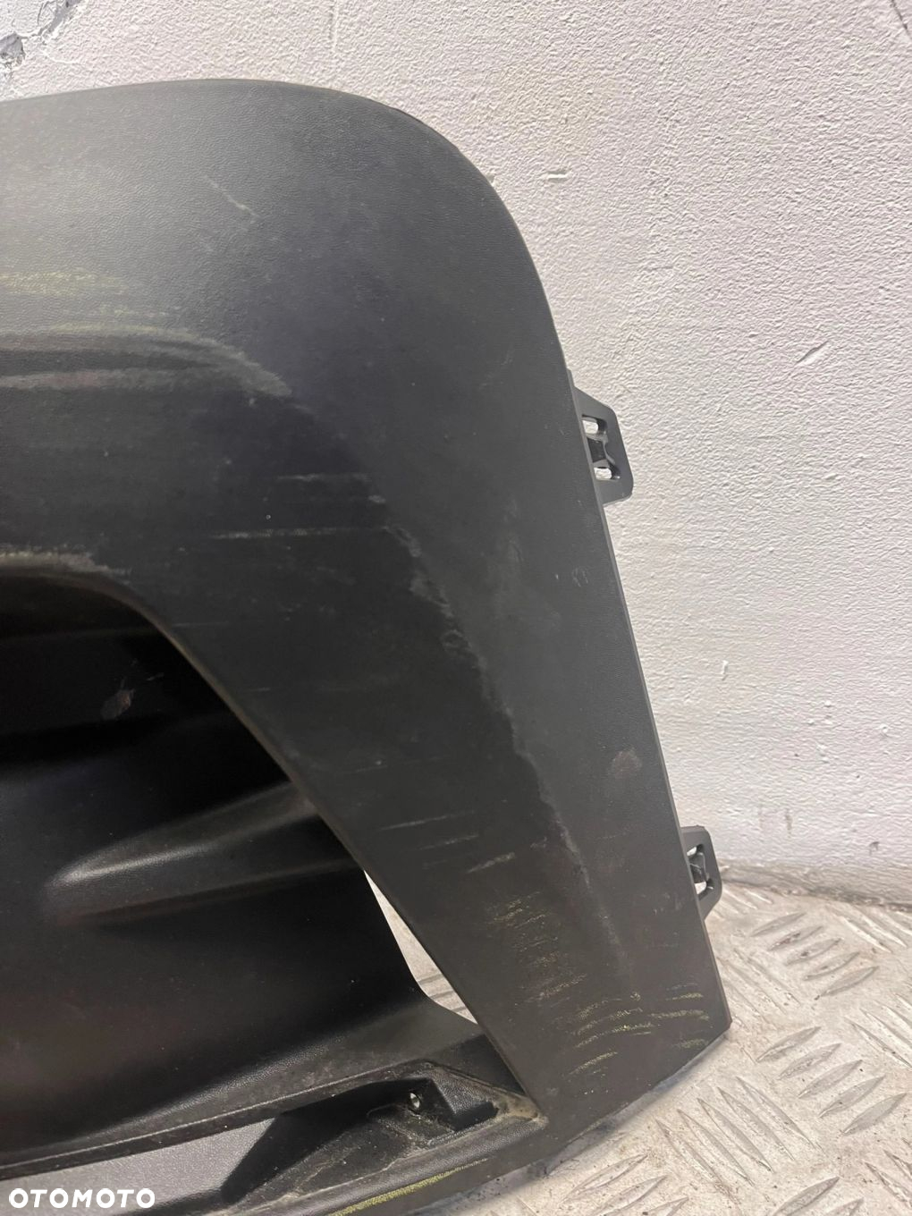 LISTWA ZDERZAKA LEWA RENAULT TRAFIC IV 261A39991R - 2
