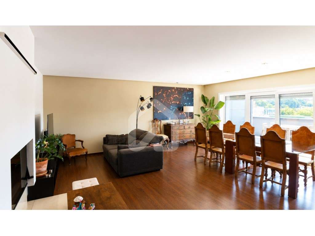 Apartamento T3 Duplex, com terraço no Centro da Cidade - Grande imagem: 2/36