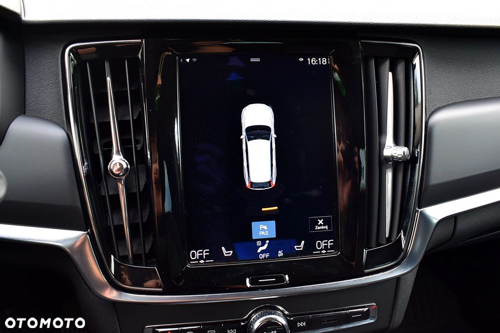 Volvo V90 Cross Country D4 AWD Kinetic - 13