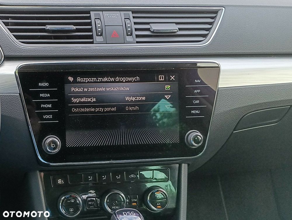Skoda Superb 2.0 TDI SCR Ambition DSG - 35
