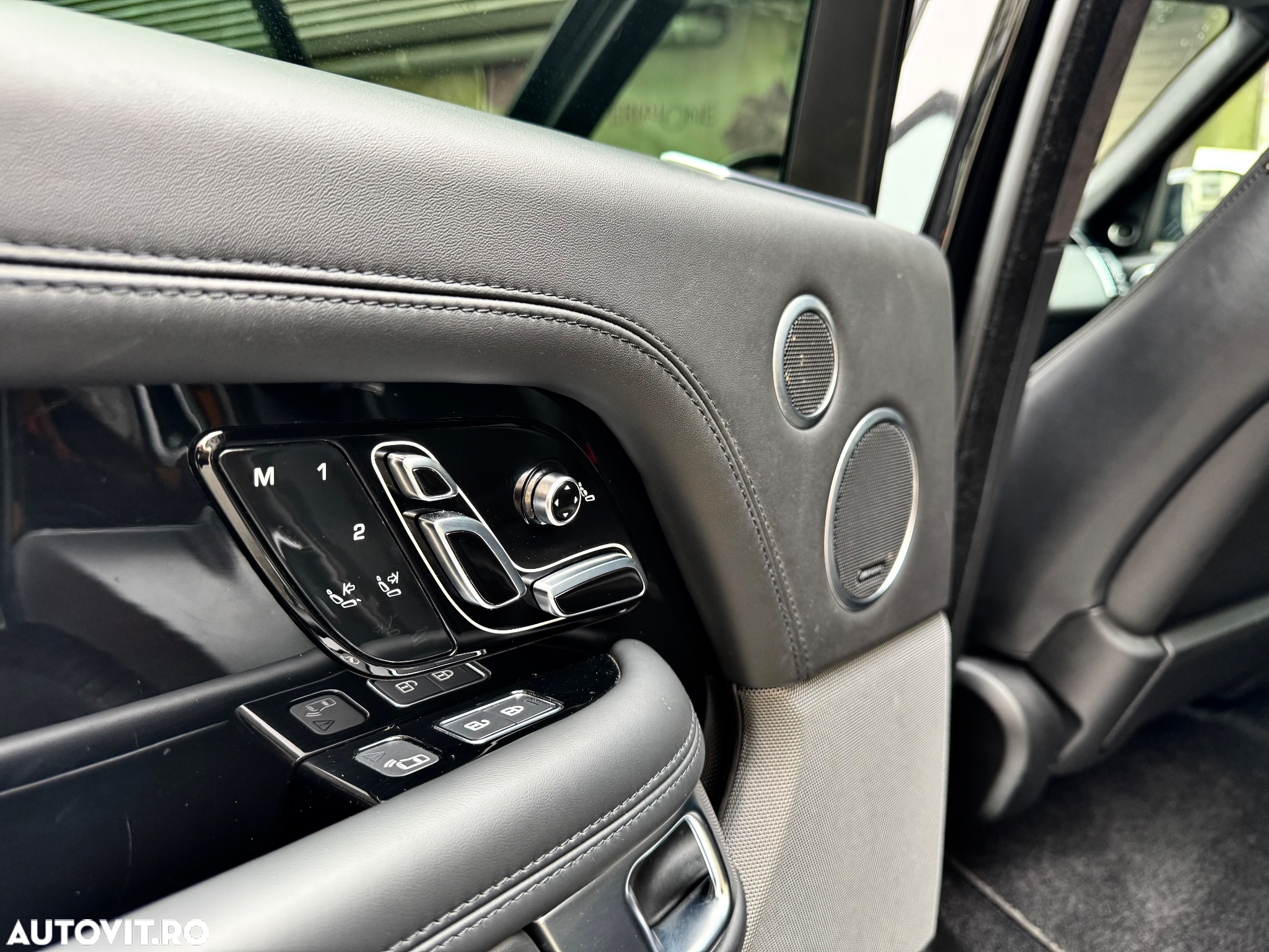 Land Rover Range Rover 2.0 l4 PHEV LWB Autobiography - 14