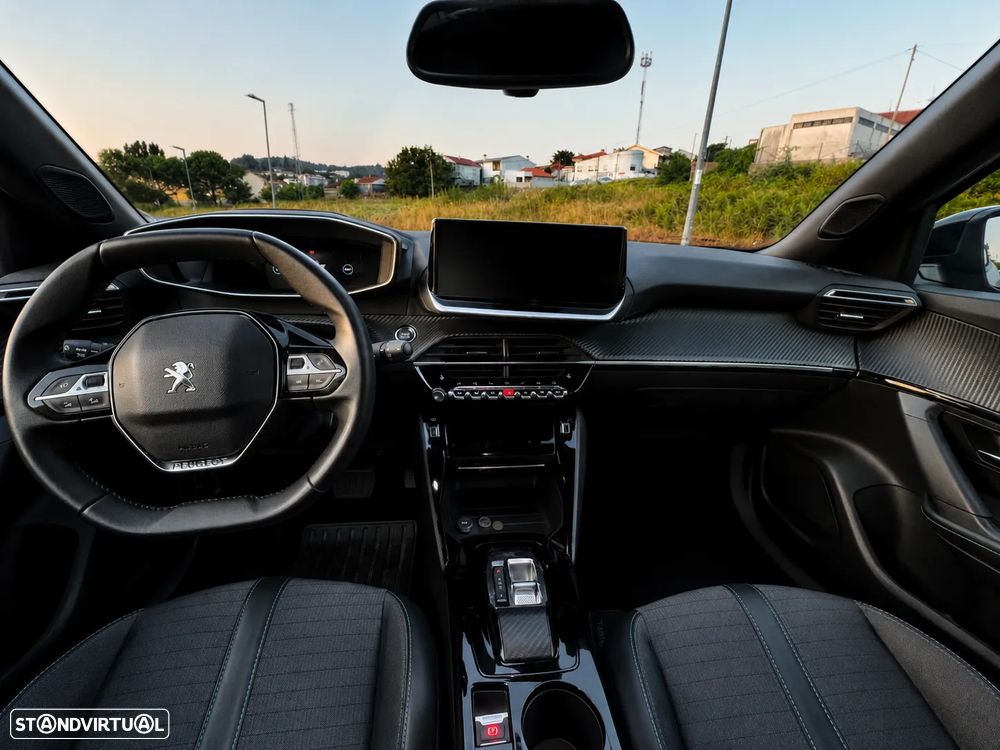 Peugeot e-2008 - 14