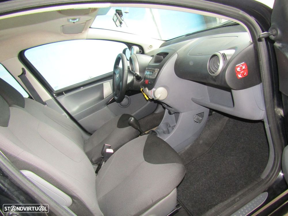 Toyota Aygo 1.0 + AC - 11
