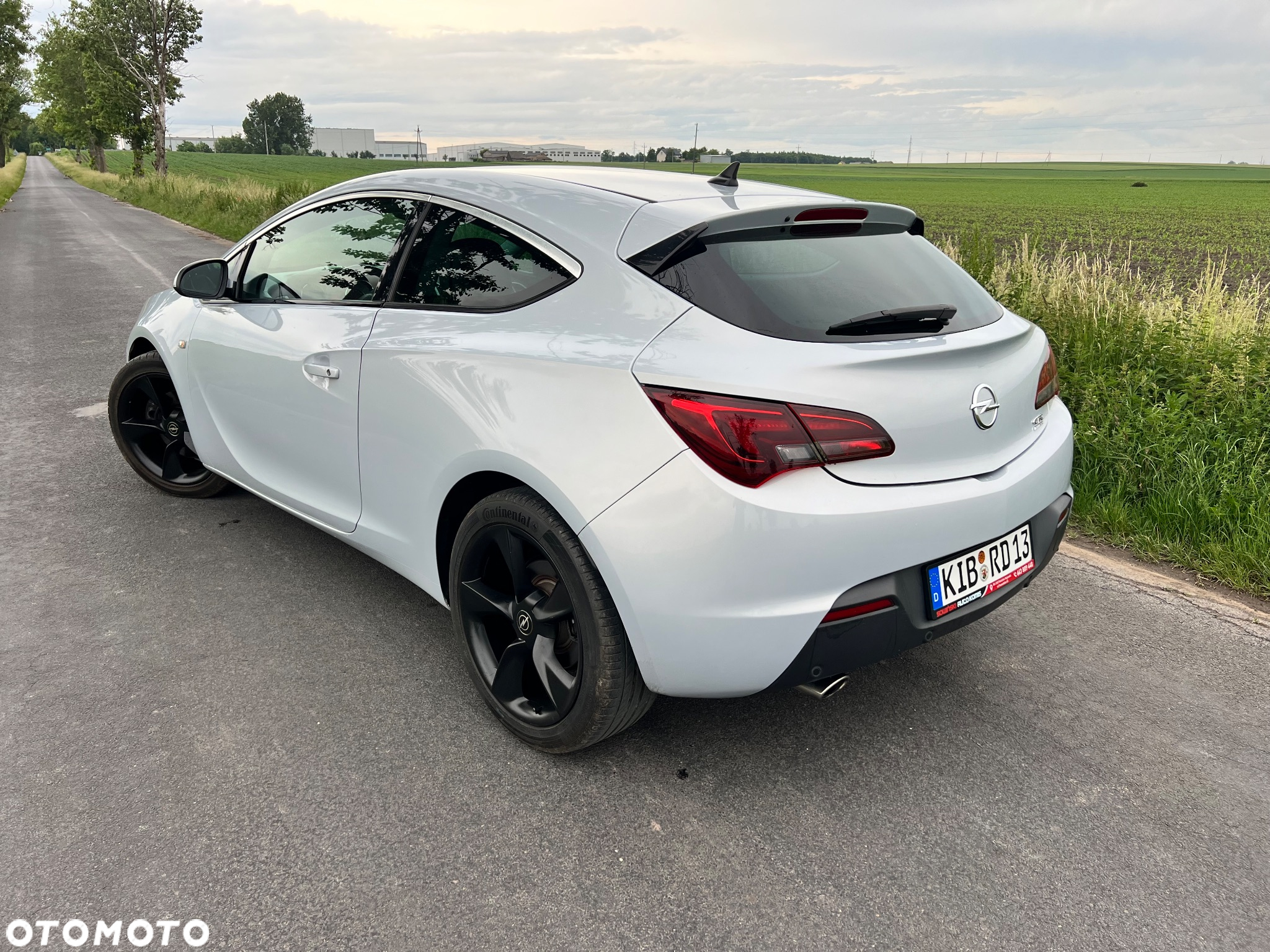 Opel Astra GTC 2.0 CDTI ecoFLEX Start/Stop Edition - 4