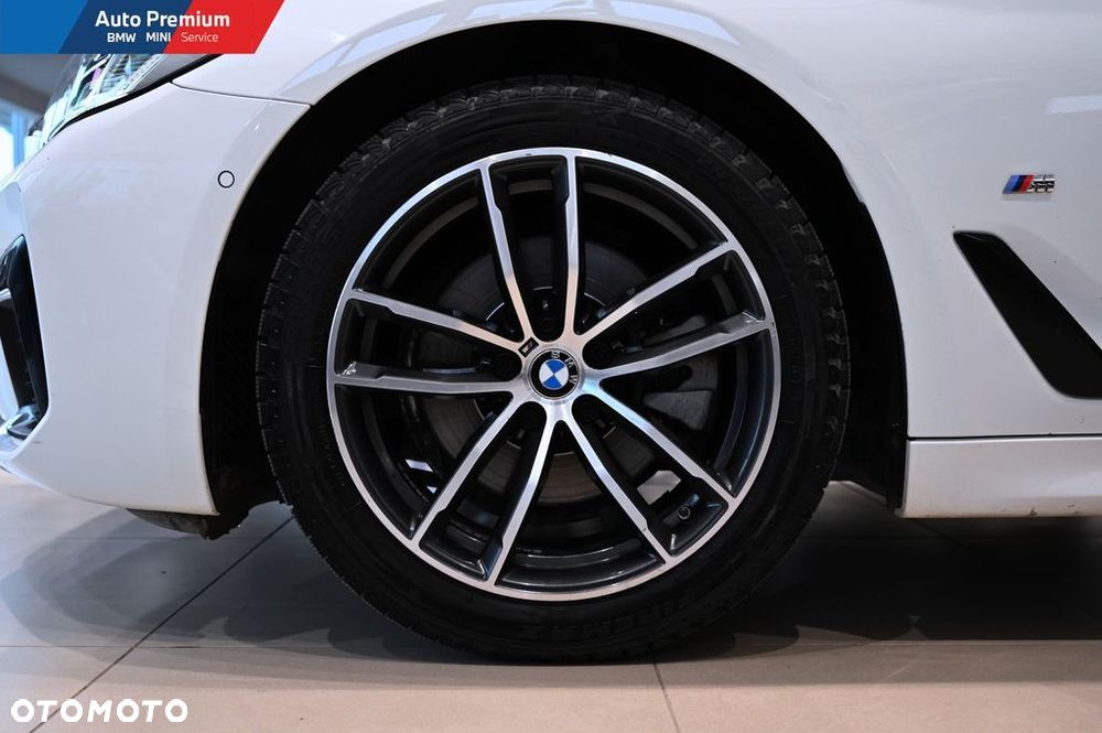 BMW Seria 5 520i mHEV - 23