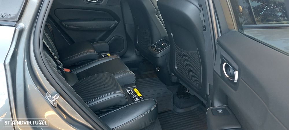 Volvo XC 60 2.0 B5 R-Design AWD - 23