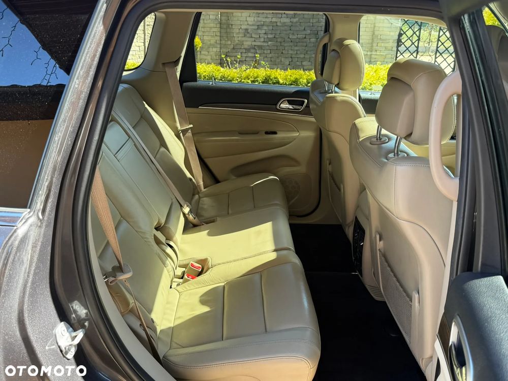 Jeep Grand Cherokee - 25