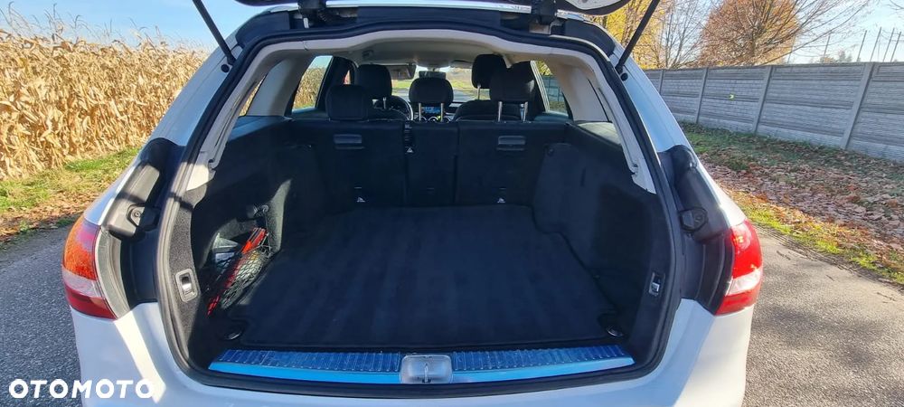 Mercedes-Benz Klasa C 180 d - 13