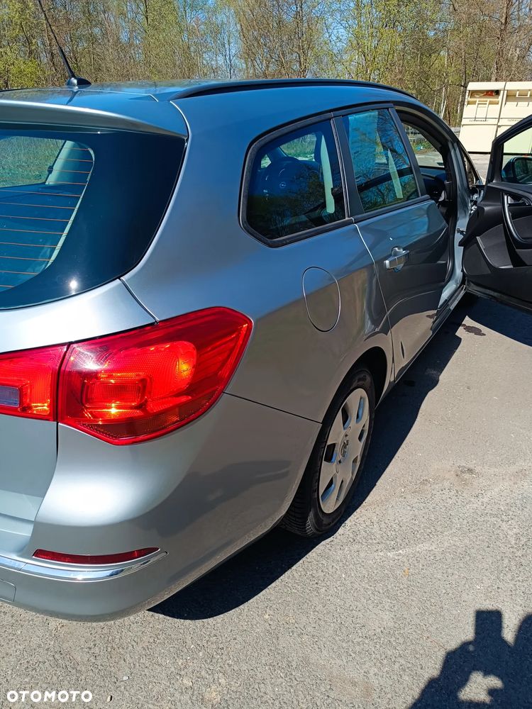 Opel Astra 1.7 CDTI Essentia - 10