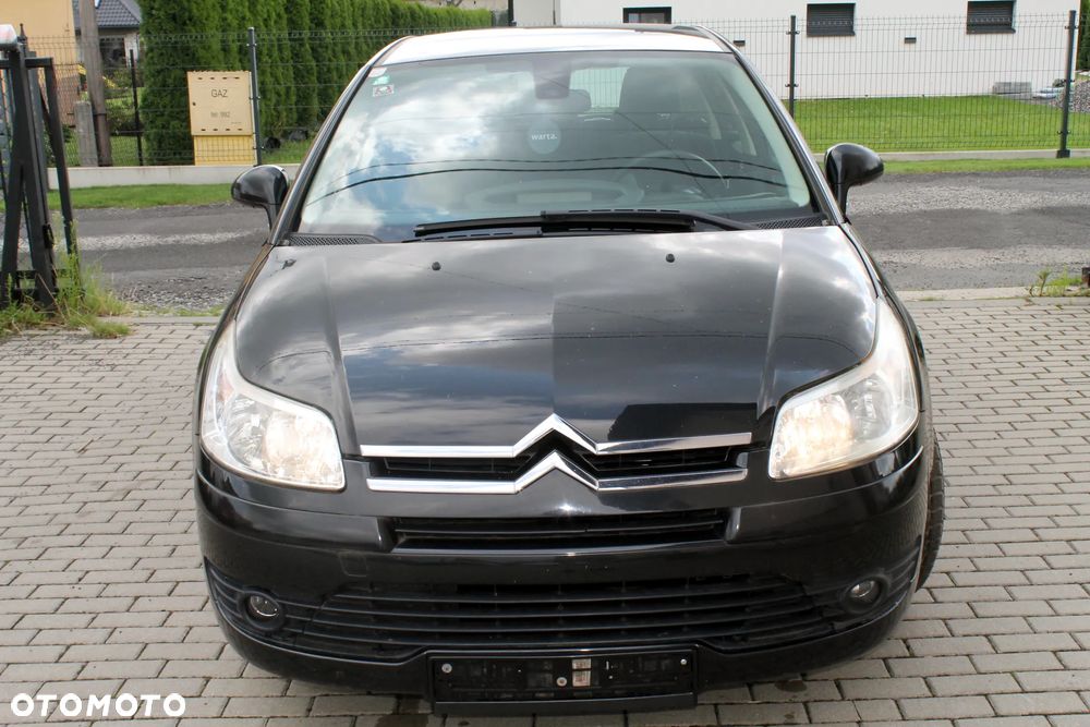 Citroën C4 1.4 16V Style - 1