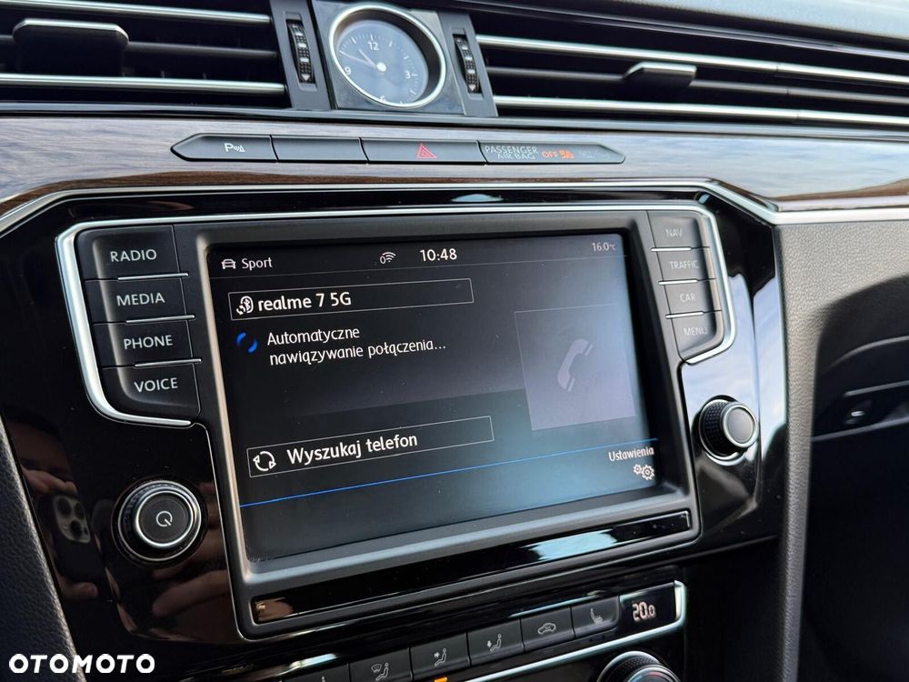 Volkswagen Passat - 33