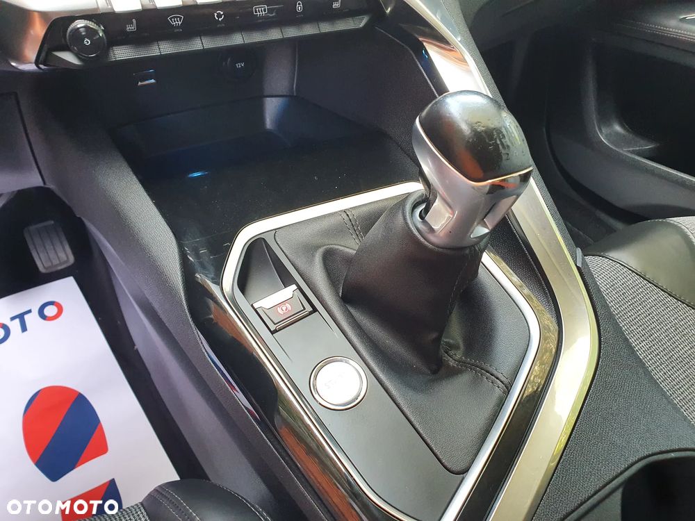 Peugeot 3008 HDi 150 Allure - 19