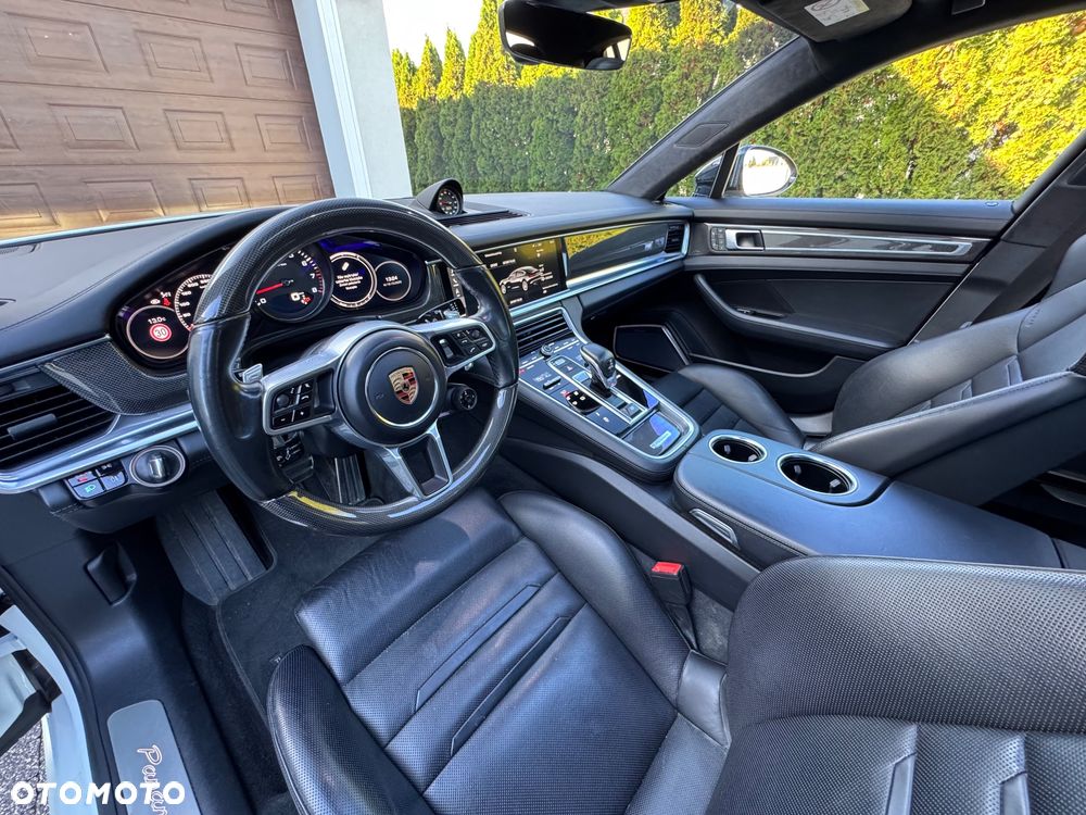 Porsche Panamera 4S - 22