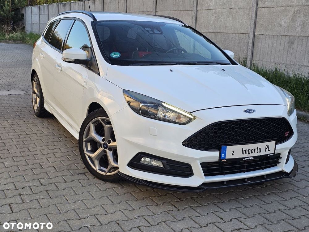 Ford Focus 2.0 EcoBoost ST mit Leder-Sport-Paket - 1