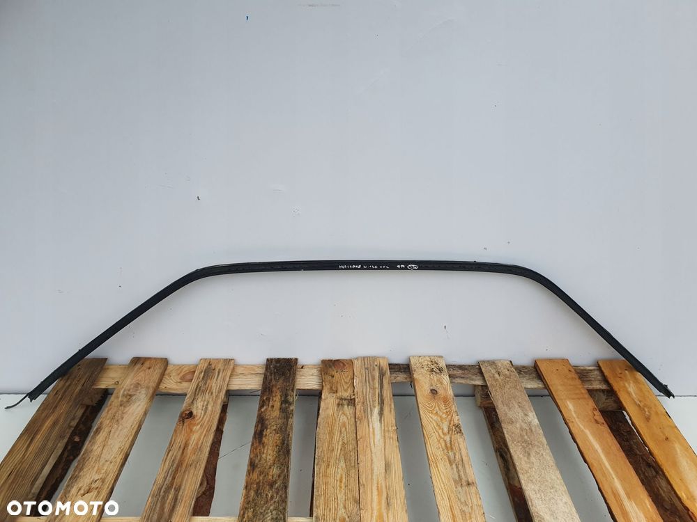 Mercedes W126 C126 SEC LISTWA SZYBY PRAWA PRZEDNIA - 4