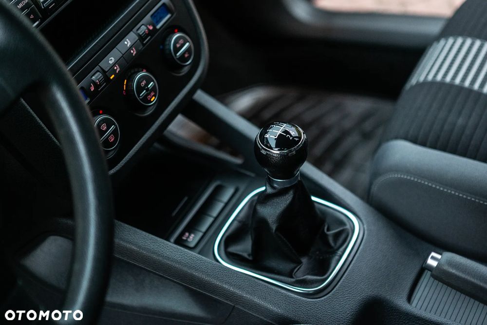 Volkswagen Golf - 26