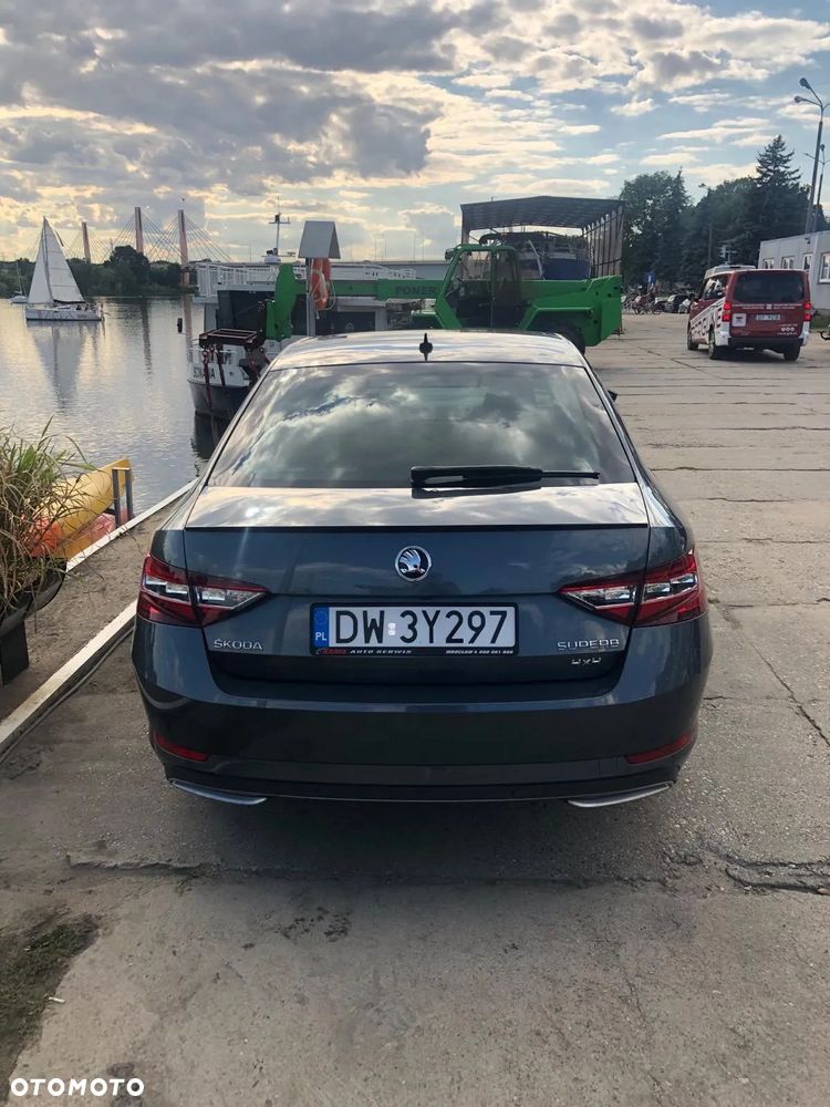 Skoda Superb 2.0 TDI Sportline DSG - 4