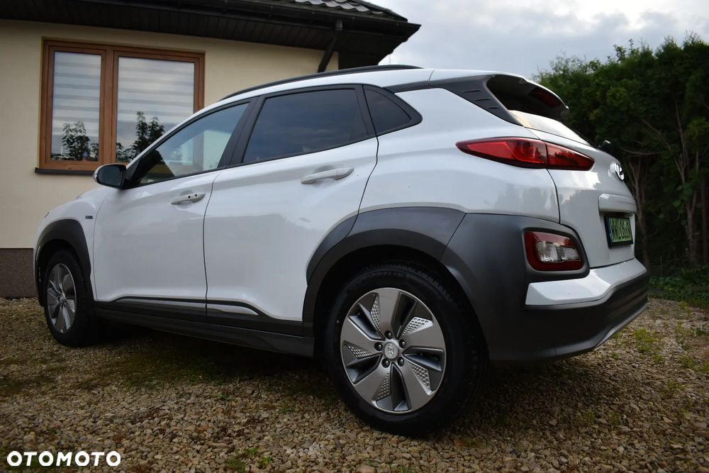 Hyundai Kona 64kWh Premium - 6