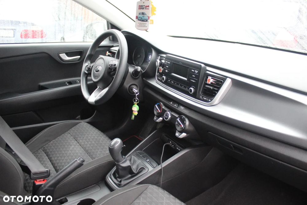 Kia Rio 1.4 L - 10