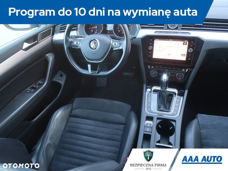 Volkswagen Passat - 8