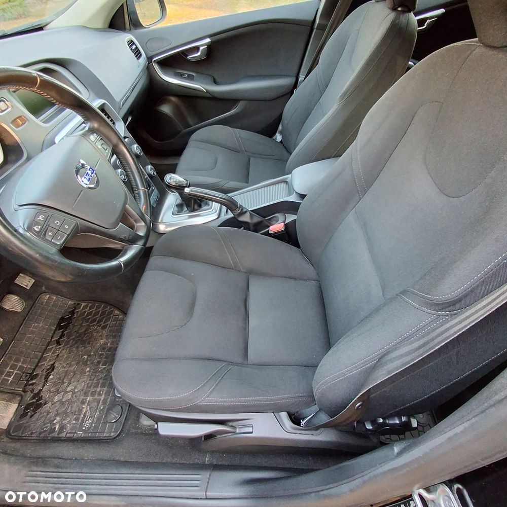 Volvo V40 D2 - 14