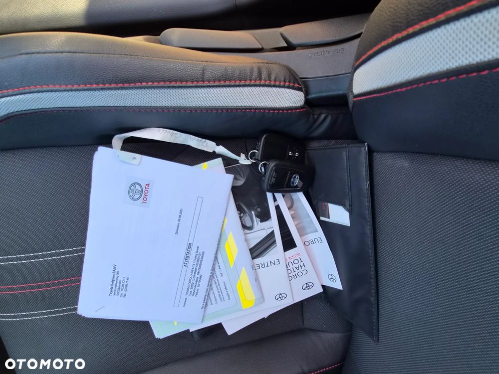 Toyota Corolla 1.8 Hybrid Club - 21