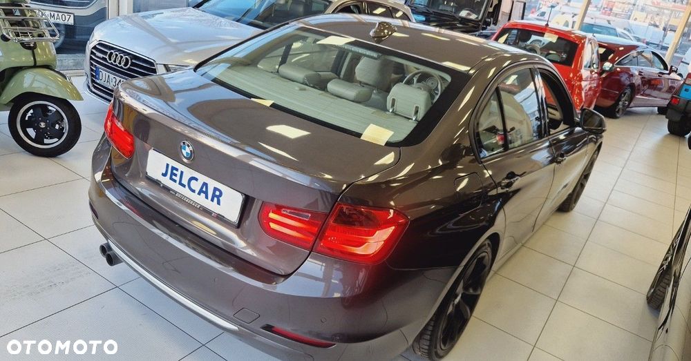 BMW Seria 3 328i Modern Line - 15