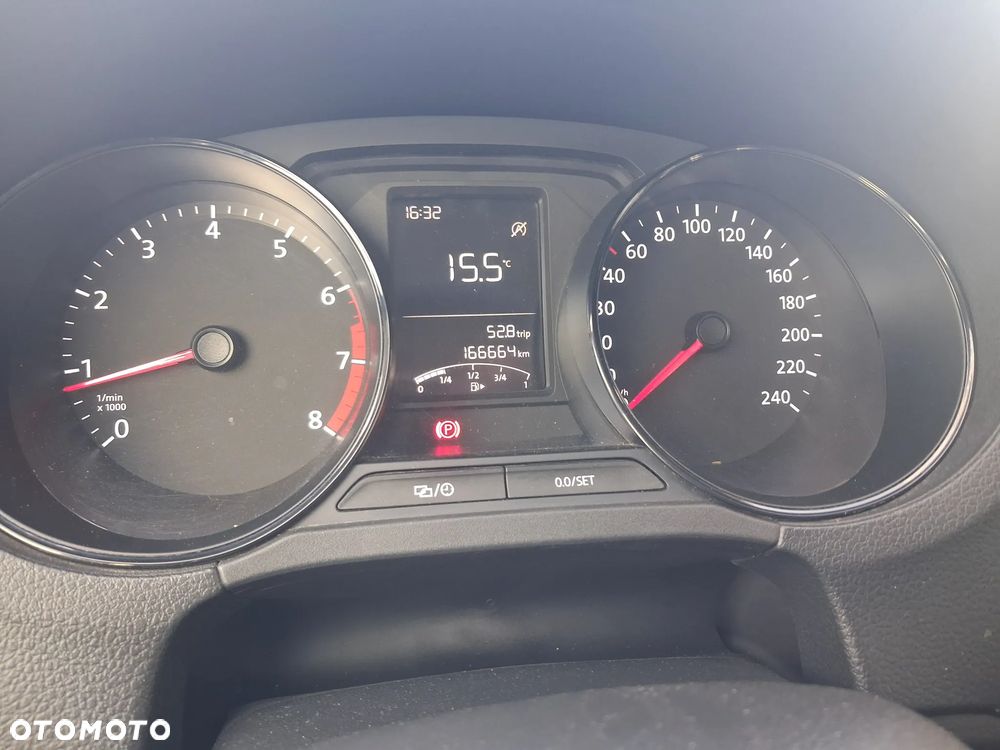 Volkswagen Polo - 12