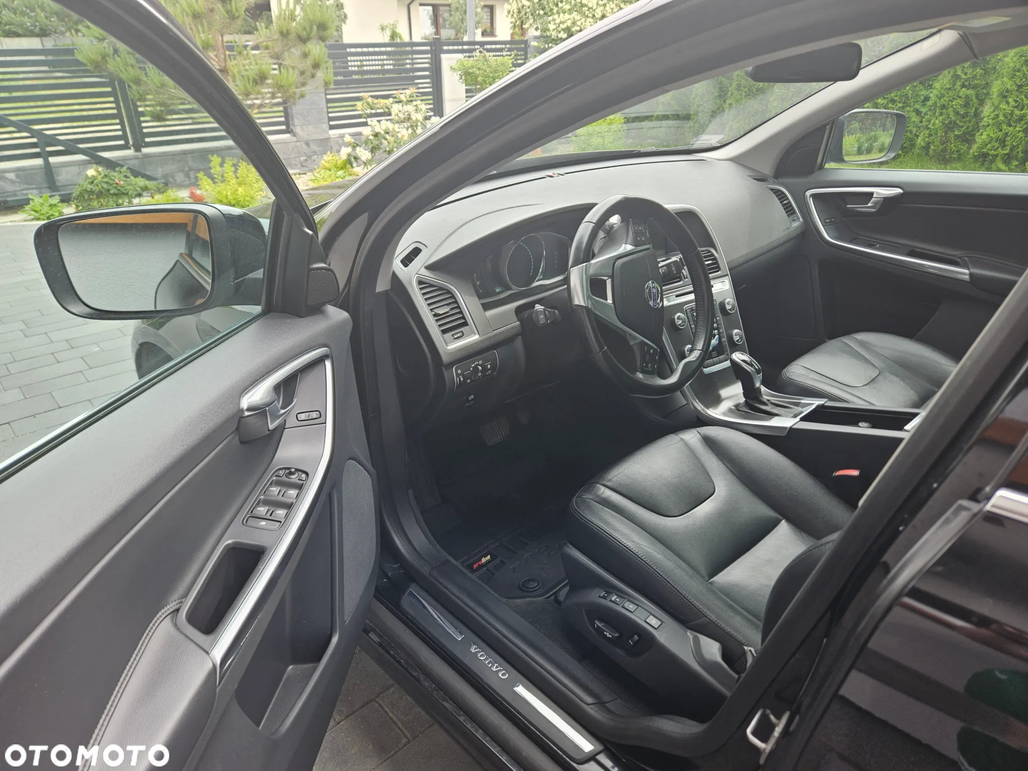 Volvo XC 60 T6 AWD Momentum - 3