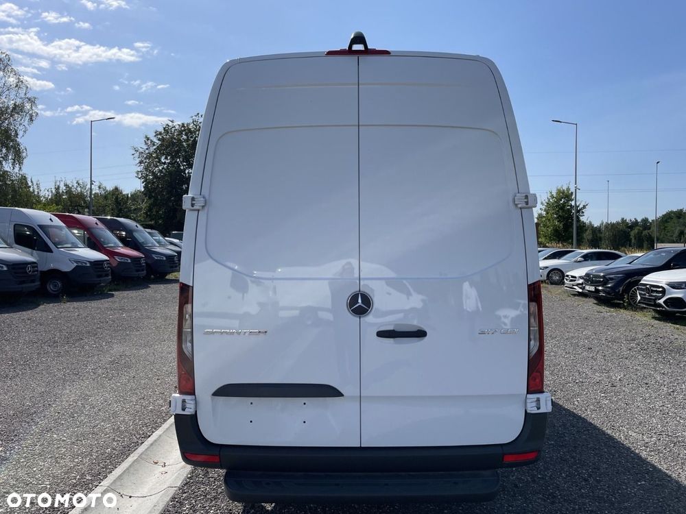 Mercedes-Benz Sprinter - 6
