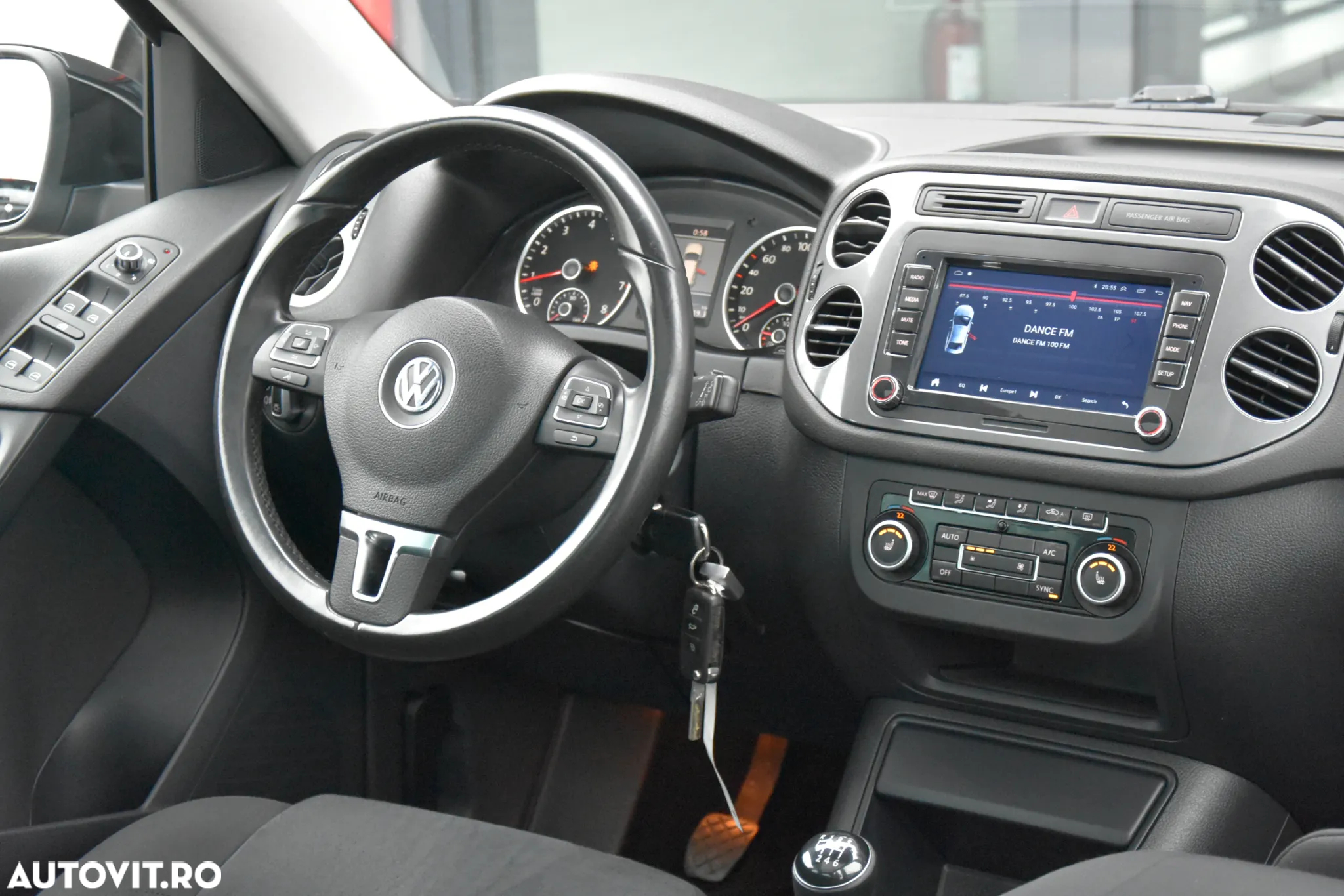Volkswagen Tiguan 1.4 TSI BlueMotion Technology Team - 16