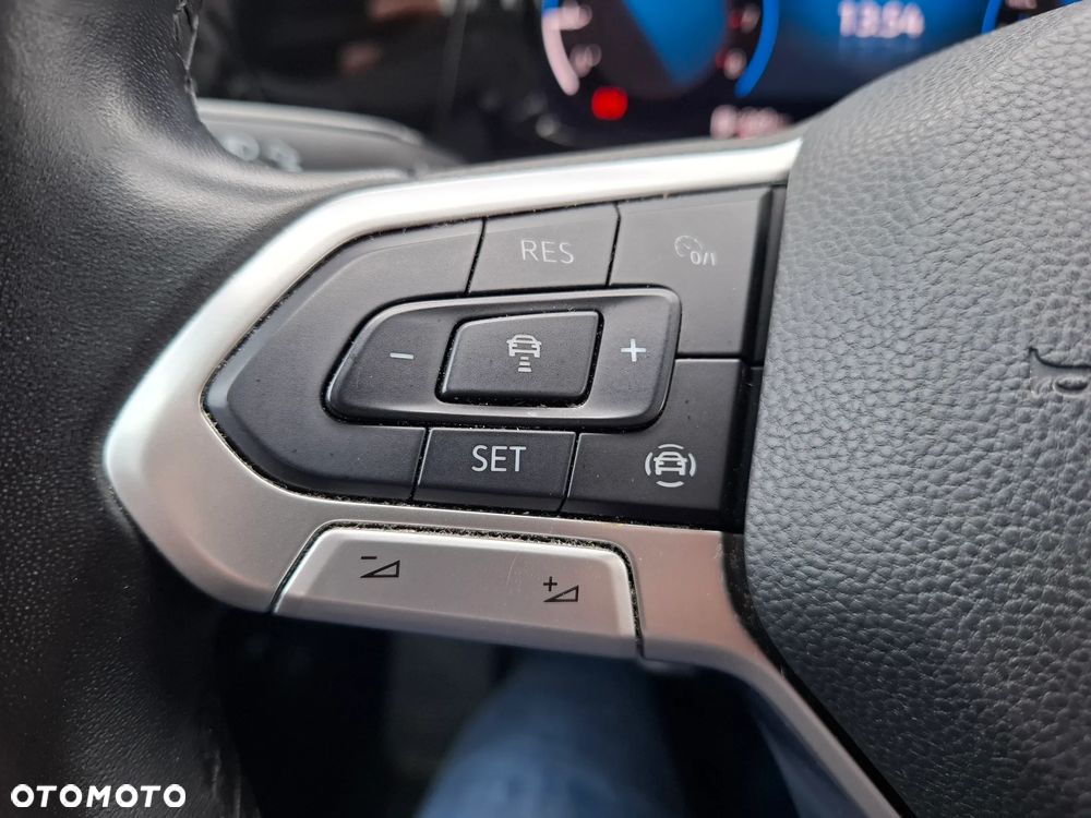 Volkswagen Golf VIII 1.5 TSI EVO Life - 23