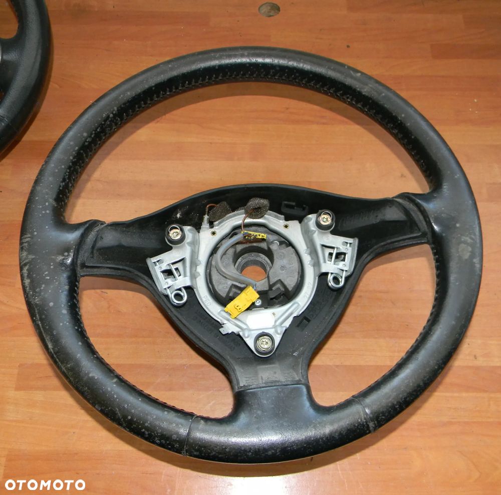 kierownica skórzana skóra VW PASSAT B5 GOLF IV BORA trójramienna - 1